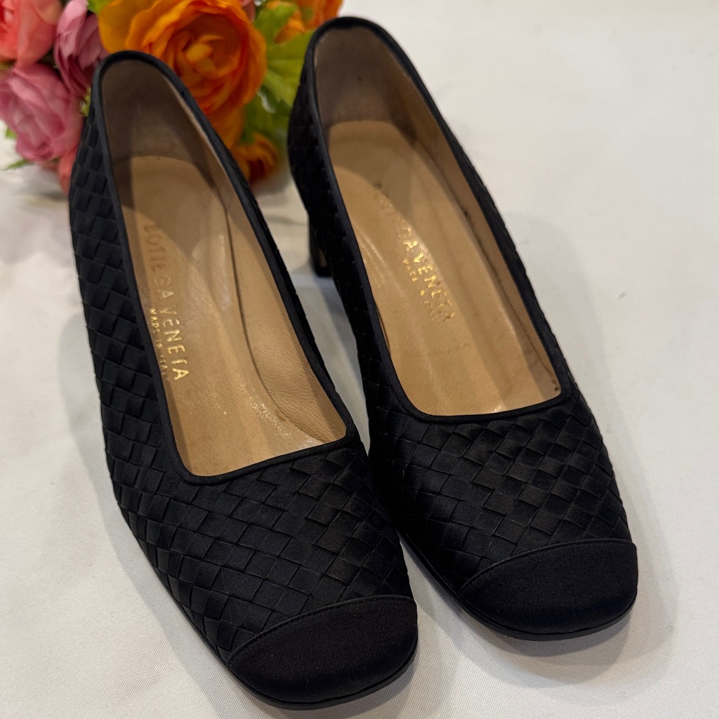 Authentic Bottega Veneta Black Woven Heels Authentic Bottega Veneta Black Woven Heels